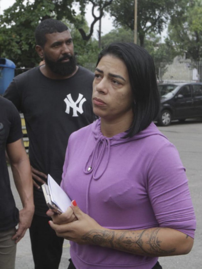 D&eacute;bora Couto de Mendon&ccedil;a disse que Lourival Ferreira de Lima, um dos quatro presos pelo crime, receptou materiais furtados de uma obra do irm&atilde;o