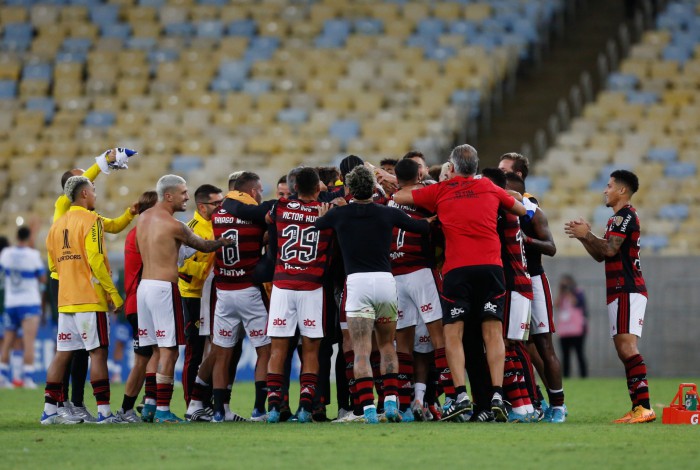 Hugo recebe apoio do elenco do Flamengo após vaias dos torcedores