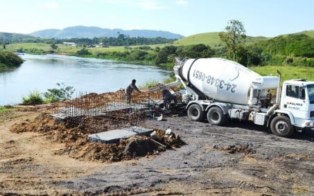 Prefeitura inicia concretagem da cabeceira da quarta ponte de Resende