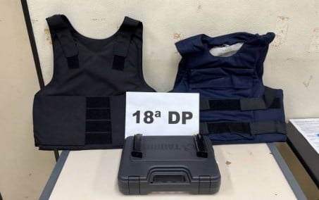 Polícia apreende coletes e maleta de pistola na casa de militar que atirou em perito 