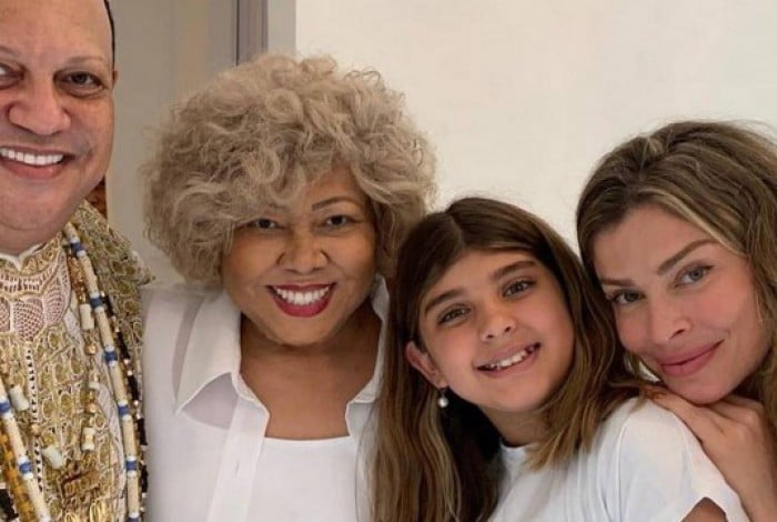 Pai Celinho, Alcione, Sofia e Grazi Massafera