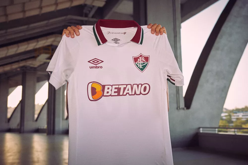 Nova camisa alternativa do Fluminense