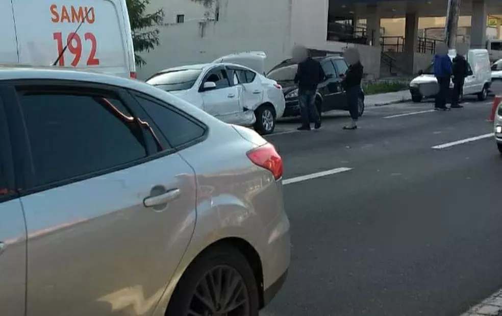 Acidente aconteceu na Avenida Dorival Marcondes Godoy, no bairro Montese.