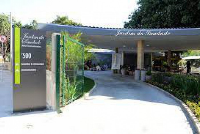 O cabo PM Celso Nascimento Furtado faleceu no local do acidente preso as ferragens do veículo