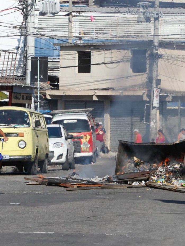 Agentes do Bope, da Pol&iacute;cia Federal e da Pol&iacute;cia Rodovi&aacute;ria Federal (PRF) fizeram uma opera&ccedil;&atilde;o na Vila Cruzeiro para prender lideran&ccedil;as criminosas