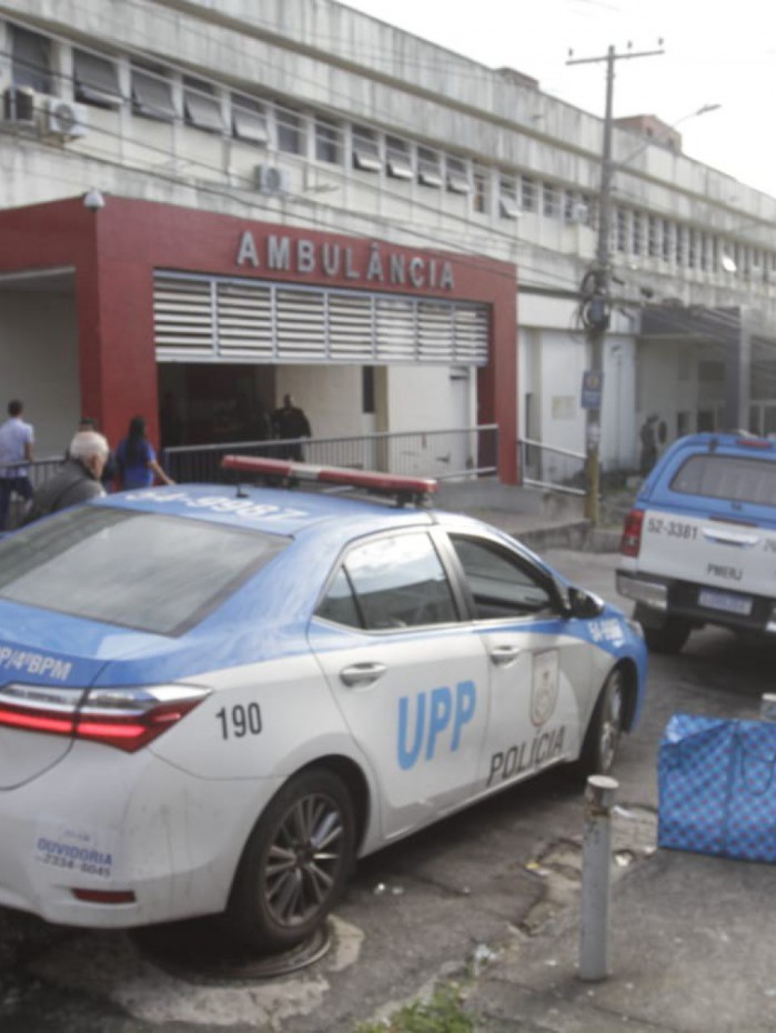 Dois suspeitos internados sob cust&oacute;dia no Hospital Estadual Get&uacute;lio Vargas, na Penha, morreram durante a madrugada desta quarta-feira