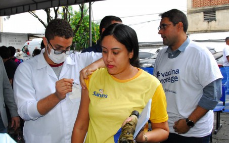 Nova Iguaçu imunizou mais de 2.800 pessoas em Dia D da vacinação