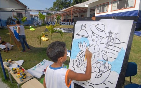 Escola de Nova Iguaçu promoveu ação em homenagem aos 100 anos da Semana de Arte Moderna
