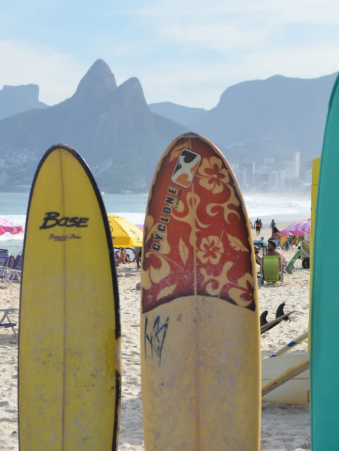 Cariocas puderam curtir a praia do Arpoador com c&eacute;u aberto nesta segunda-feira 