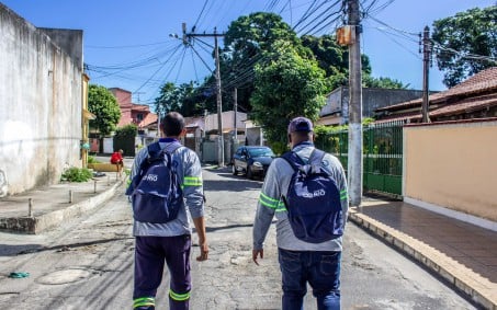 Concessionária de água faz recadastramento de moradores de Nova Iguaçu