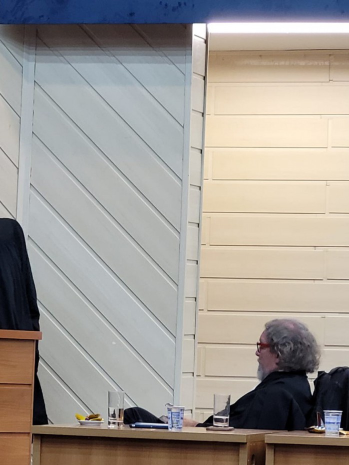Hélio Bolsonaro discursa por cassação de vereador ao lado do advogado criminalista Kakay, que defende a manutenção do mandato do vereador Renato Freitas