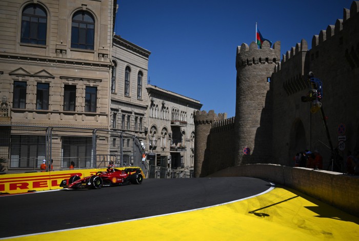Leclerc foi o mais rápido na pista de rua de Baku, onde acontece o GP do Azerbaijão