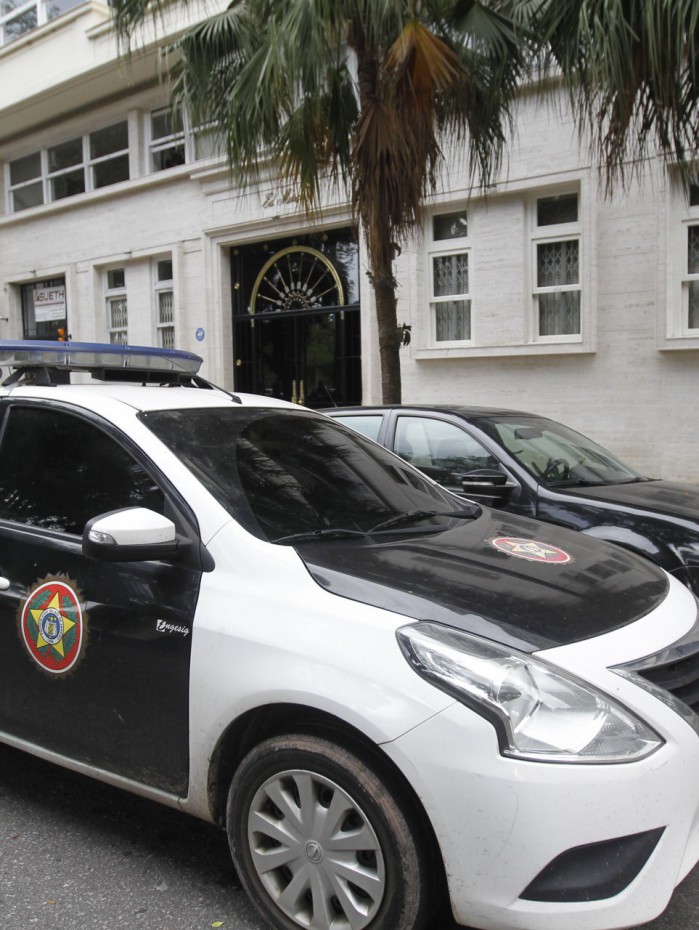 Dilig&ecirc;ncias est&atilde;o em andamento para localizar o autor do crime

