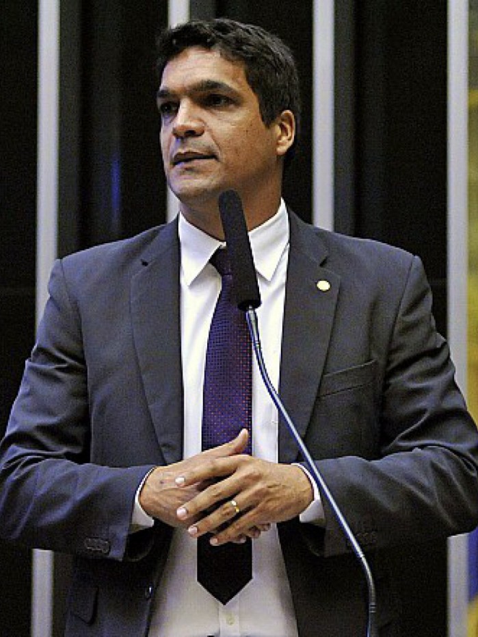 Cabo Daciolo foi anunciado como candidato ao Senado na noite de sexta (5)