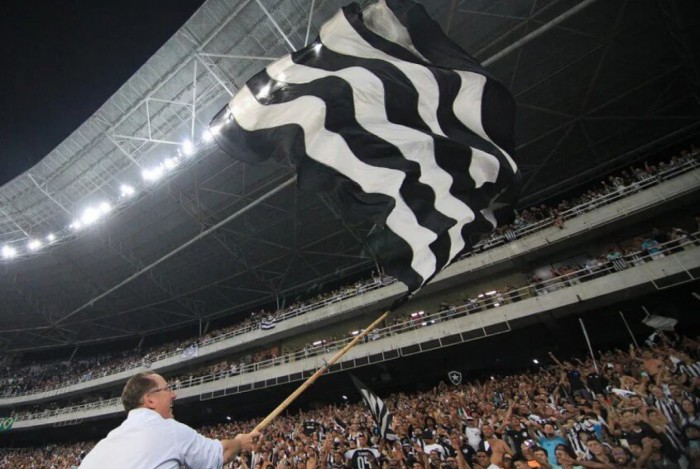 Torcida do Botafogo promete lotar o Nilton Santos no duelo com o Fluminense