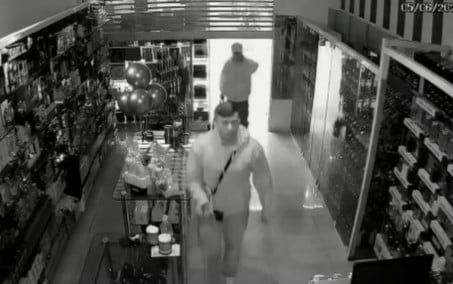 Bandidos invadem loja em shopping e levam R$ 170 mil em mercadorias