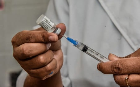 Segunda dose de reforço contra Covid-19 para gestantes e puérperas profissionais de Saúde