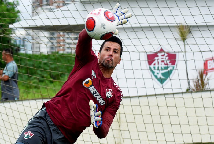 Fabio no treino do Fluminense


