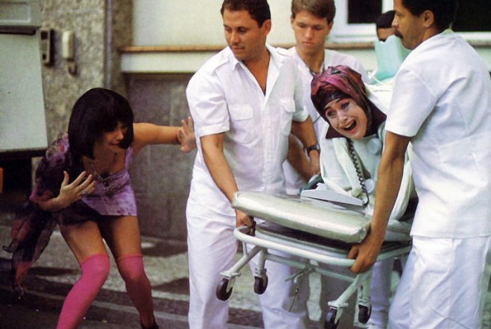 Marilu Bueno na icônica cena do banheiro no filme 'Lua de Cristal', em 1990