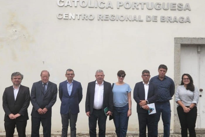 O prefeito de Niterói, Axel Grael, está em Portugal com os seus secretários em busca de negócios.