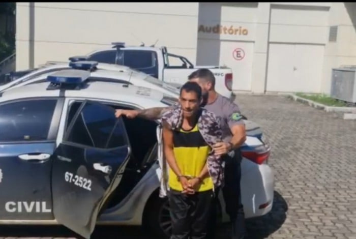 O narcomiliciano Jeferson Moreira de Freitas, conhecido como Grilo, foi preso por agentes da DRE