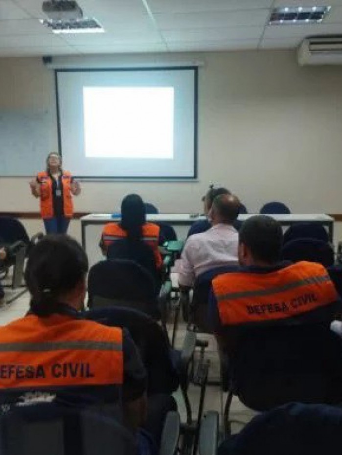 Defesa Civil de Mesquita participa de capacitação em análise de risco estrutural
