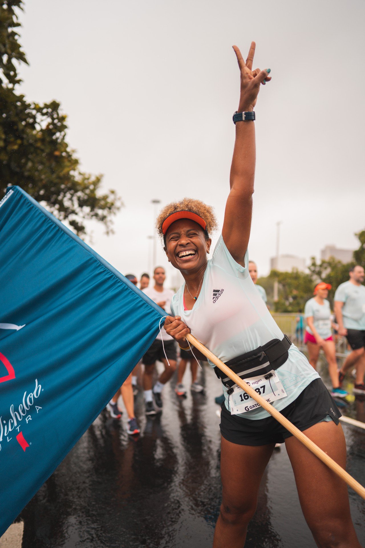 Juce completando sua mais recente prova de corrida de rua.
