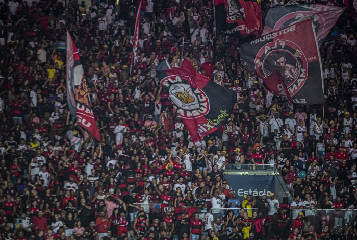 Torcida do Flamengo no confronto com o América-MG