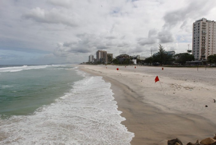 Praia da Barra da Tijuca, no Posto 1, tem sinalização no mar