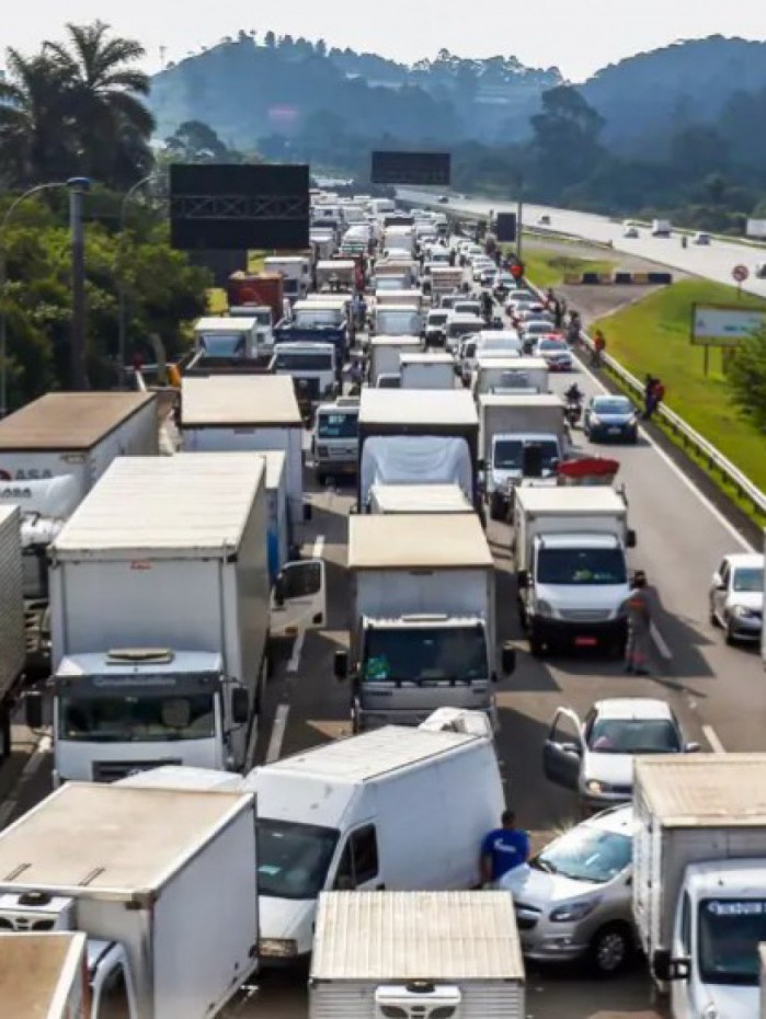 Governo que investir na renova&ccedil;&atilde;o da frota de caminh&otilde;es