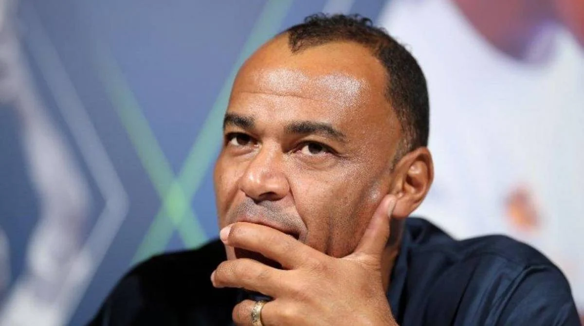 Cafu foi o capitão da seleção brasileira na conquista do penta em 2002