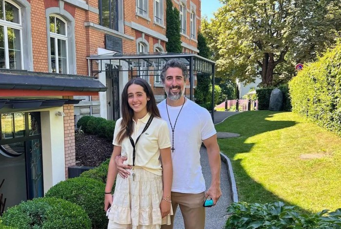 Mion fala sobre filha de 13 anos entrar para um internato na Suíça