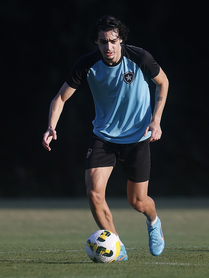 Sem Erison, Matheus Nascimento será a esperança de gols do Botafogo mais uma vez