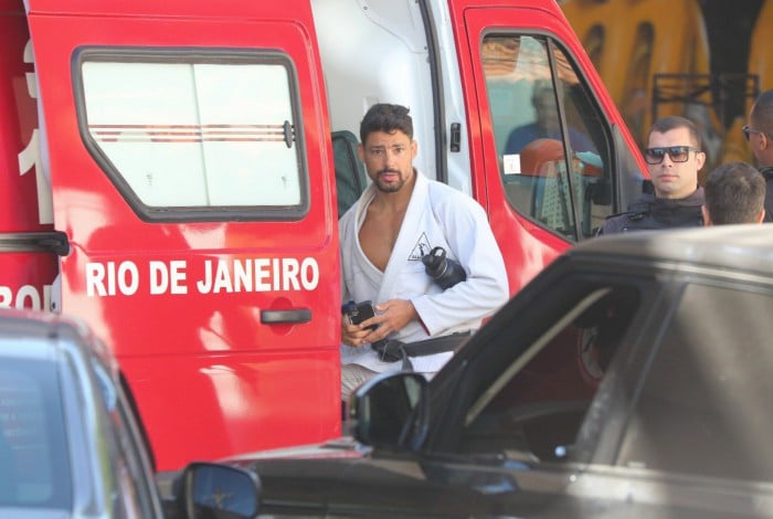  Cauã Reymond se envolve em acidente de trânsito na Barra da Tijuca