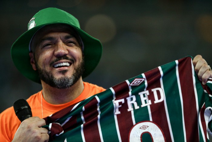 Belo fez show antes do jogo do Fluminense