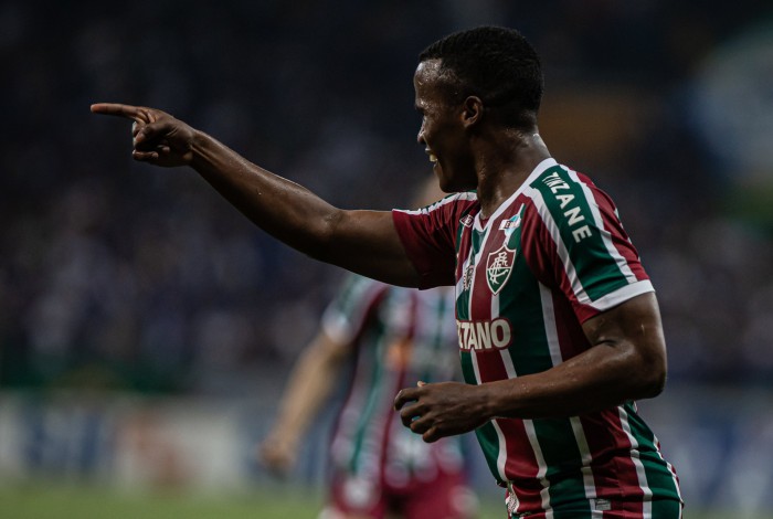Jhon Arias exalta momento do Fluminense nesta temporada