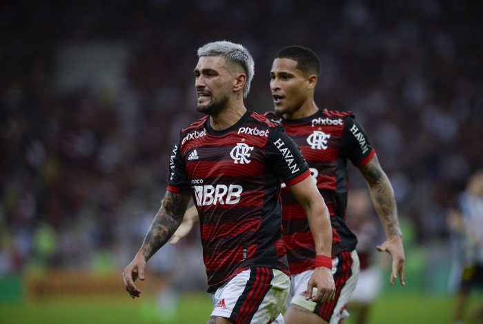 Arrascaeta, Flamengo e Atlético-MG