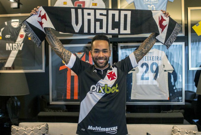 Alex Teixeira retorna ao Vasco após 12 anos