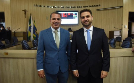 Prefeito de Campos dos Goytacazes e seu vice são absolvidos no TRE