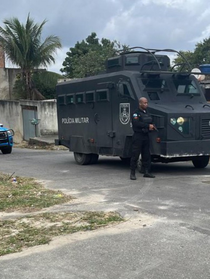 Poliçada do 24º BPM partiu pra comunidade quando surgiu informe de que os crápulas se enfrentavam