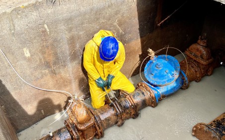 Equipamentos para combater perdas de água são instalados em Nova Iguaçu