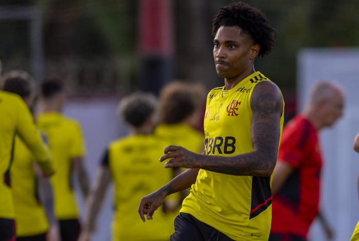 Vitinho não deve permanecer no Flamengo