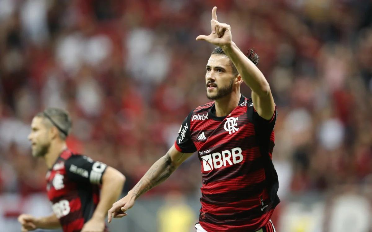 Zagueiro Gustavo Henrique comemora gol do Flamengo contra o Coritiba pela Série A
