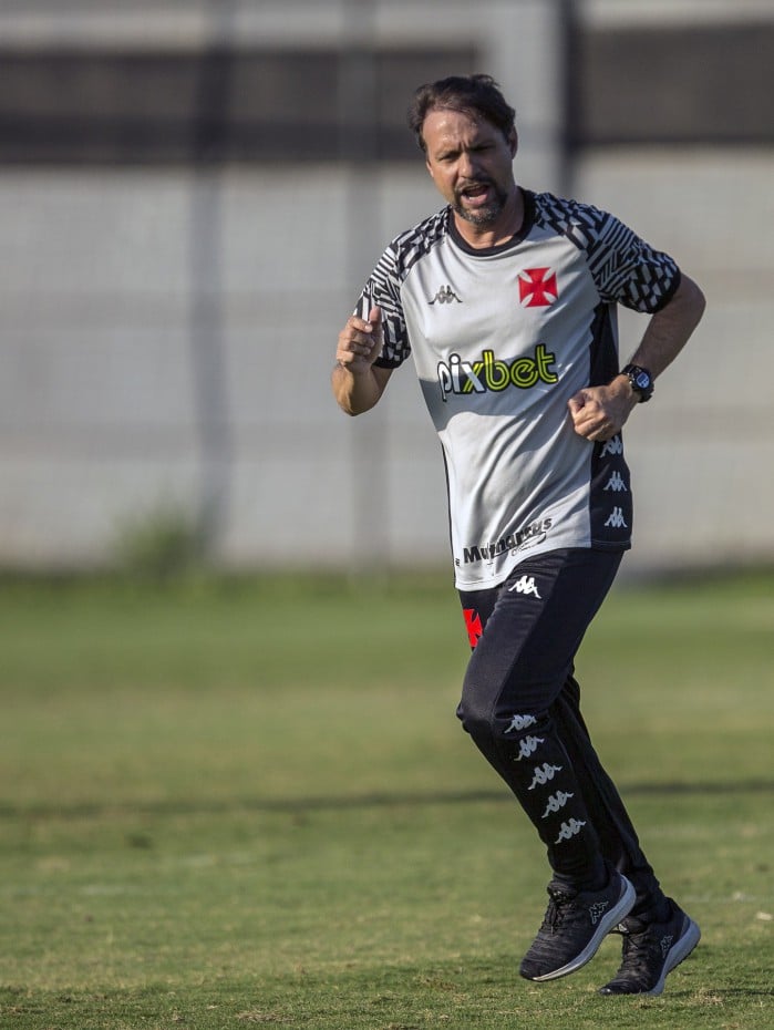 Mauricio de Souza no treino do Club de Regatas Vasco da Gama no CT Moacyr Barbosa em 14 de julho de 2022. Foto: Daniel RAMALHO/CRVG