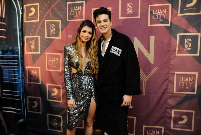 Luan Santana e Izabella Cunha estão noivos