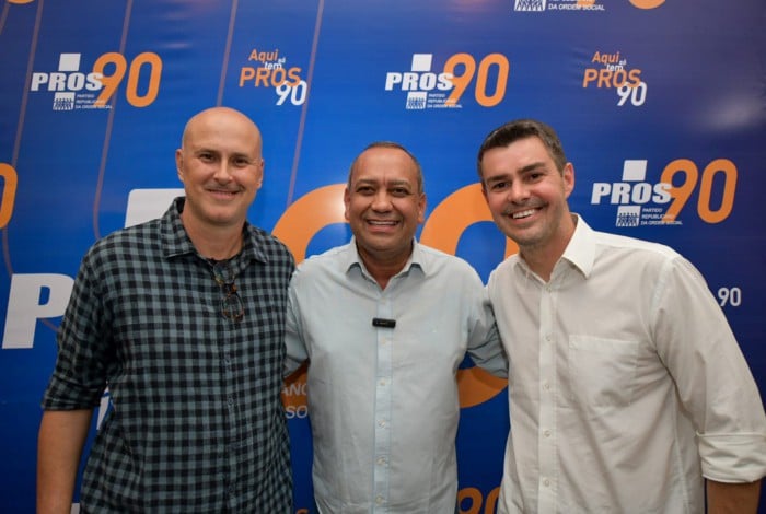 Tande Vieira, Max Lemos e Diogo Balieiro na convenção do PROS