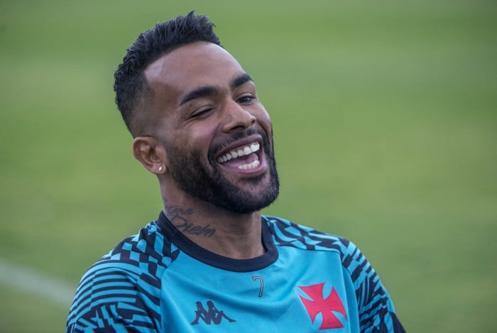 Alex Teixeira em entrevista para jornalistas no CT Moacyr Barbosa em 29 de julho de 2022. 