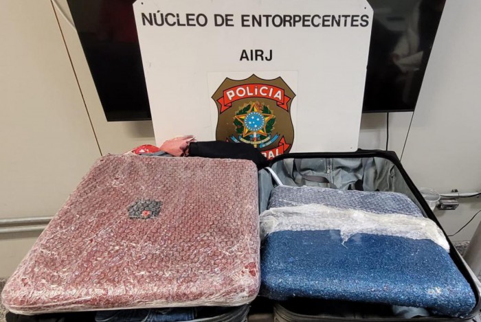 Brasileira de 20 anos é presa tentando levar cocaína escondida em dois quadros para a Tunísia 