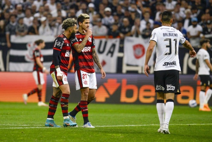 Flamengo abre vantagem para jogo da volta das quartas de final da Libertadores