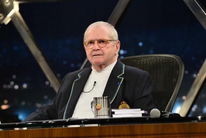 Corpo de J&ocirc; Soares deixou o Hospital S&iacute;rio-Liban&ecirc;s por volta das 10h38 desta sexta-feira
